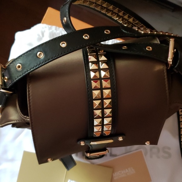 ❌SOLD❌ Michael Kors Olivia Crossbody - Picture 2 of 8